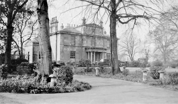 Old photo of Snaith Hall, home of Shearburn family