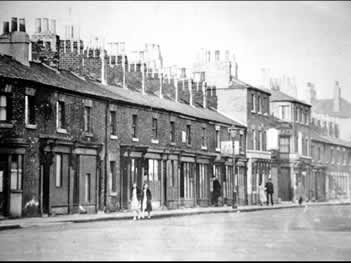 Old photo of Crown Inn, Ouse Street, Goole, Yorkshire